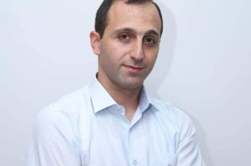 15 օր շարունակ հետապնդել են Ավագանու ընդդիմադիր անդամ Արշակ Սարգսյանին․ «Մայր Հայաստան» խմբակցություն