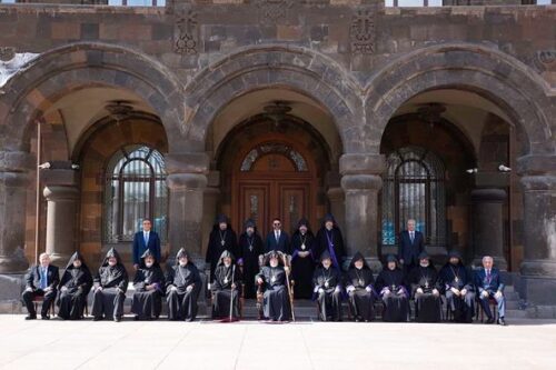 Արման Թաթոյանը Վեհափառին է ներկայացրել Ներքին Հանդի իրավիճակը, Ադրբեջանի հարձակումների հետևանքները