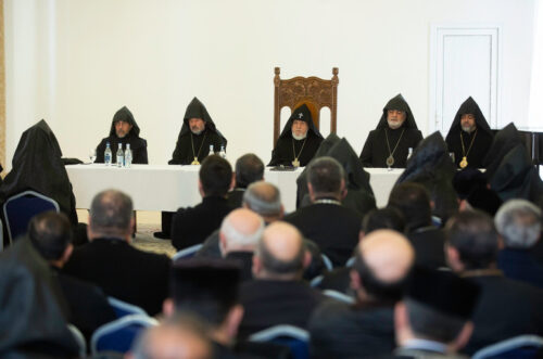 Դիմակայել ժամանակի փորձություններին, պահպանել այն, ինչը նվիրական է և սուրբ, արժեքավոր ու հարազատ․ Ամենայն Հայոց Կաթողիկոսի խոսքը՝ եկեղեցականներին