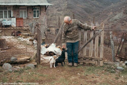 Превратившаяся в анклав Армения, часть 1, Верин Воскепар (фоторепортаж)