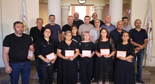 Директорам было поручено не допускать родителей погибших воинов в школы, чтобы проверить, установлены ли Уголки Славы или нет: «Зов сыновей»