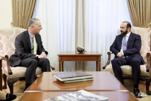 Արարատ Միրզոյանն ու Լուիս Բոնոն քննարկել են խաղաղության պայմանագիրը