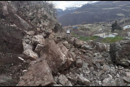 Տավուշ գյուղում ժայռաբեկորներ են թափվել