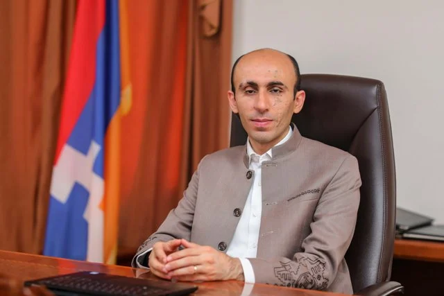 Արցախցիների մոտ կա մտավախություն, որ ՀՀ քաղաքացիություն ընդունելով՝ կարող է փակվել Արցախ վերադարձի հեռանկարը․ Արտակ Բեգլարյան Արցախցիների մոտ կա մտավախություն, որ ՀՀ քաղաքացիություն ընդունելով՝ կարող է փակվել Արցախ վերադարձի հեռանկարը․ Արտակ Բեգլարյան