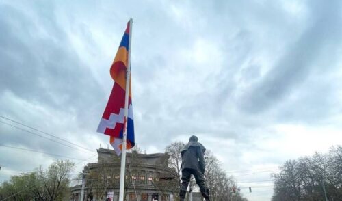 Երևանի Ֆրանսիայի հրապարակից հեռացվել է Արցախի դրոշը