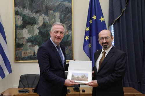 Глава межпарламентской группы дружбы Греция-Армения принял приглашение посетить Армению