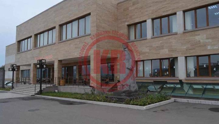 Ադրբեջանը ոչնչացրել է հայ գրող Խաչատուր Աբովյանի արձանը Արցախում Ադրբեջանը ոչնչացրել է հայ գրող Խաչատուր Աբովյանի արձանը Արցախում