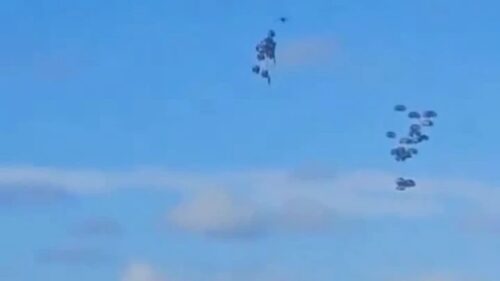 Гуманитарный груз упал с самолета на беженцев из Газы, есть жертвы