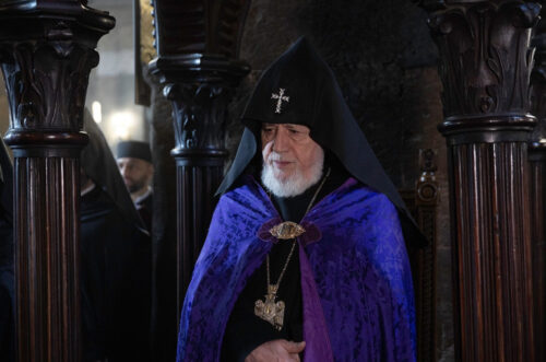 Гарегин Второй выразил соболезнования семьям военнослужащих, погибших в результате катастрофы в Мегри