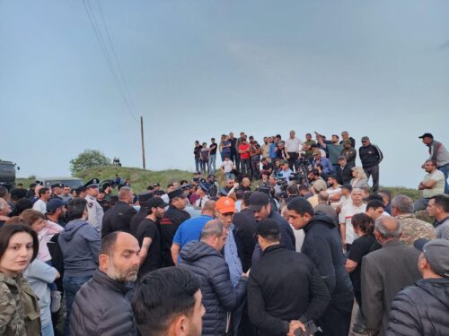 Губернатор, который вел переговоры с тавушцами, уехал, увидев Баграта Србазана