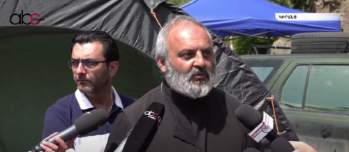 Баграт Србазан: Ночью к месту «сдачи» приехали люди на машинах с тонированными стеклами, говорят, там были вице-премьеры Армении и Азербайджана 