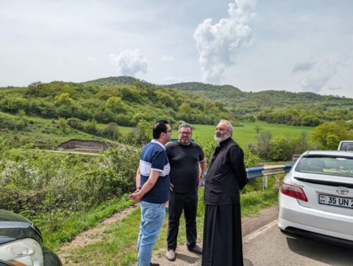 Они защищают страну или сдают ее?: Баграт Србазан о столкновении участников акции с силовиками