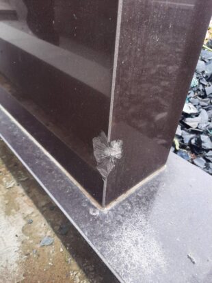 Ադրբեջանական զինուժի կրակոցներից Տավուշում տներ, գերեզմաններ ու մեքենա է վնասվել