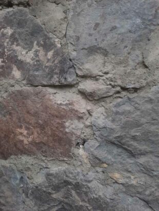 Ադրբեջանական զինուժի կրակոցներից Տավուշում տներ, գերեզմաններ ու մեքենա է վնասվել