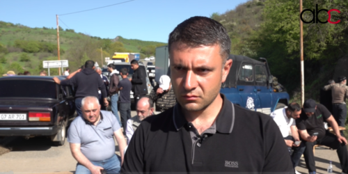 Эти люди стоят здесь, и ни на миллиметр у них нет места для отхода: Сурен Петросян о сельчанах, заблокировавших дорогу