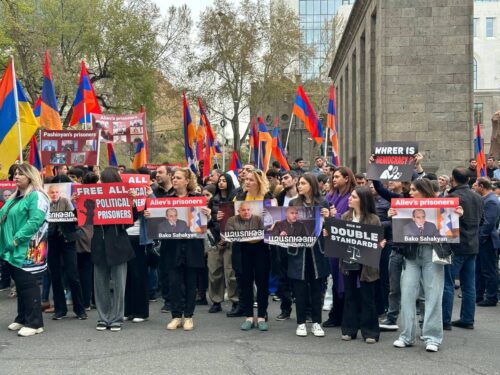 Արցախի և ՀՀ ռազմաքաղաքական գերիները չեն մոռացվել․ Բուրիչին դիմավորել են ակցիայով