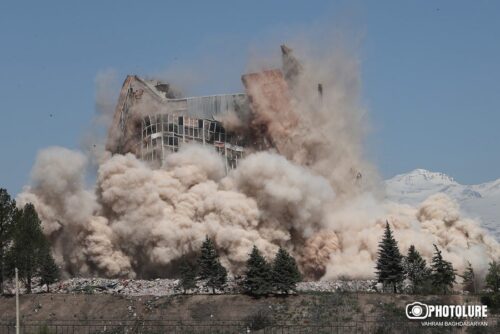 Defense Ministry former building blown up: Past day recapped