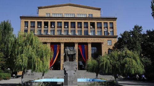 ԵՊՀ 50-ից ավելի դասախոս Սրբազան շարժմանն աջակցություն է հայտնել և պահանջում է Փաշինյանի հրաժարականը