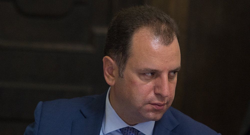 Այսօրվա իրականության մեջ վտանգված են և՛ հայ ժողովրդի հոգևոր կյանքը, և՛ ազգային մշակույթը, և՛ ազգային ինքնությունը․ Վիգեն Սարգսյան Այսօրվա իրականության մեջ վտանգված են և՛ հայ ժողովրդի հոգևոր կյանքը, և՛ ազգային մշակույթը, և՛ ազգային ինքնությունը․ Վիգեն Սարգսյան
