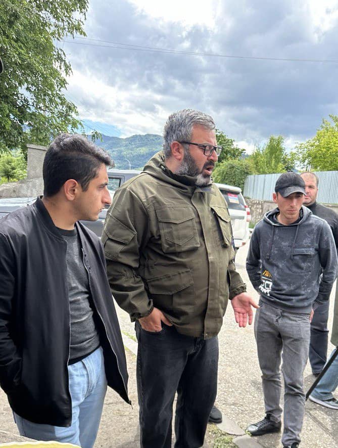 Տավուշի մարզպետը վերահաստատել է, որ գյուղից հողատարածքներ, տներ են անցնելու Ադրբեջանին. Գառնիկ Դանիելյան Տավուշի մարզպետը վերահաստատել է, որ գյուղից հողատարածքներ, տներ են անցնելու Ադրբեջանին. Գառնիկ Դանիելյան