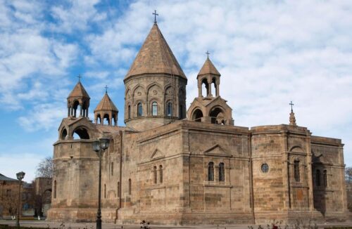 Ոստիկանների գործողությունները խորացնում են ներհասարակական լարվածությունը և կարող են հանգեցնել անկանխատեսելի հետևանքների․ Գերագույն հոգևոր խորհրդի հայտարարությունը