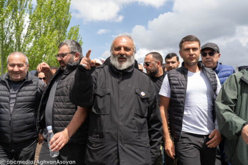 Երևանում բողոքի ակցիաները նոր թափով են վերսկսվել. Ռուսական Առաջին ալիքը հրապարակից ռեպորտաժներ է պատրաստում