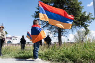 Սրբազան երթին ընդառաջ (ֆոտոշարք)