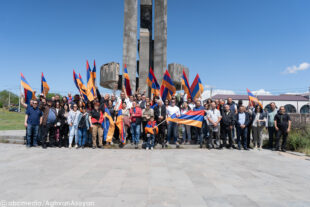 Սրբազան երթին ընդառաջ (ֆոտոշարք)