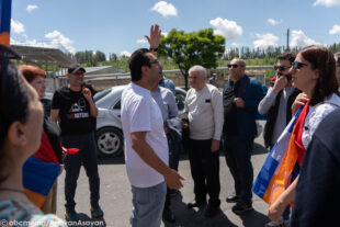 Սրբազան երթը՝  ֆոտոշարքով