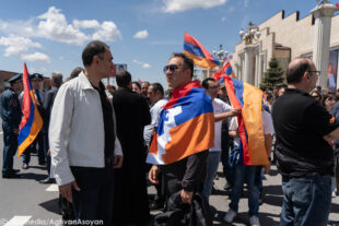 Սրբազան երթը՝  ֆոտոշարքով