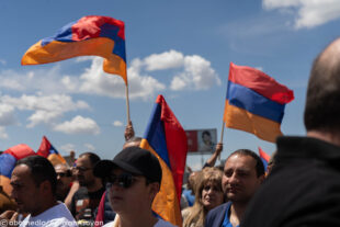 Սրբազան երթը՝  ֆոտոշարքով