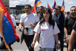 Սրբազան երթը՝  ֆոտոշարքով