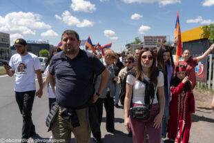 Սրբազան երթը՝  ֆոտոշարքով