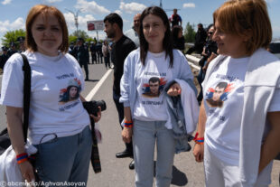 Սրբազան երթը՝  ֆոտոշարքով