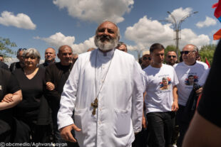 Սրբազան երթը՝  ֆոտոշարքով
