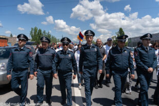 Սրբազան երթը՝  ֆոտոշարքով