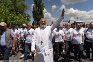 Սրբազան երթը՝  ֆոտոշարքով