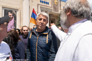 Սրբազան երթը՝  ֆոտոշարքով