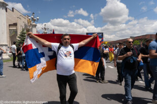 Սրբազան երթը՝  ֆոտոշարքով