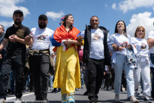 Սրբազան երթը՝  ֆոտոշարքով