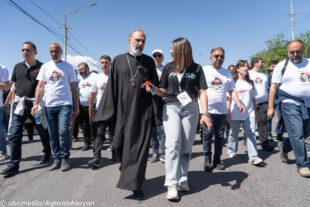 Սրբազանի գլխավորած երթն ու հանրահավաքը՝ ֆոտոշարքով