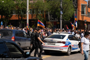 Սրբազանի գլխավորած երթն ու հանրահավաքը՝ ֆոտոշարքով