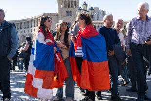 Սրբազանի գլխավորած երթն ու հանրահավաքը՝ ֆոտոշարքով