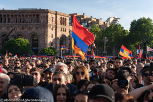 Սրբազանի գլխավորած երթն ու հանրահավաքը՝ ֆոտոշարքով