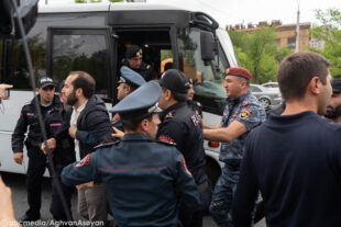 Акции мирного неповиновения в Ереване (фоторепортаж)
