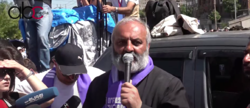 Մեր թիրախը ՆԳ նախարարը չէ, երկրում կա մեկը, որը ներքին խաղաղությանն է խանգարում. Բագրատ Սրբազան