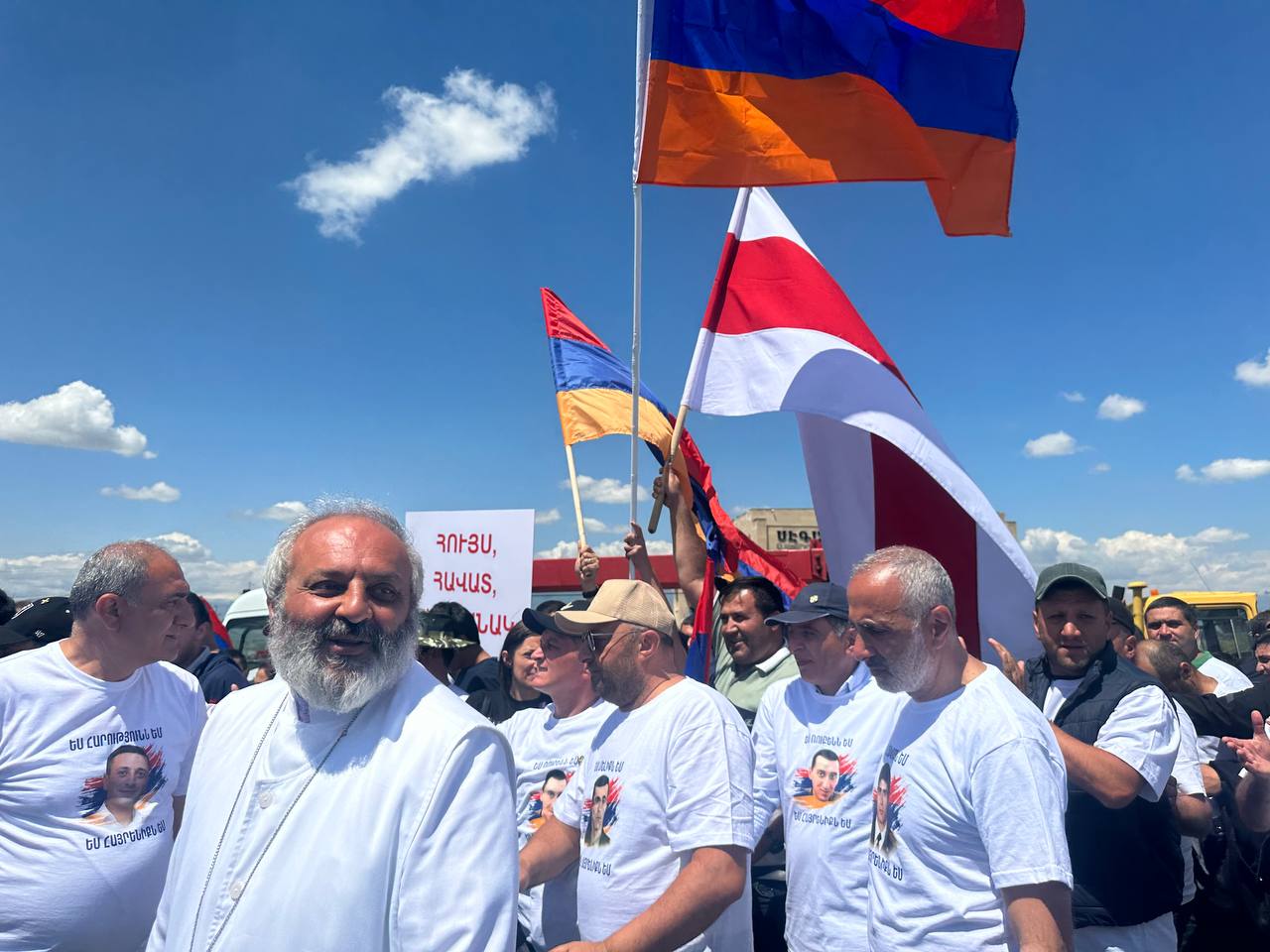 This is the symbol of reconciliation, peace and victory: Archbishop Bagrat on his white clothes This is the symbol of reconciliation, peace and victory: Archbishop Bagrat on his white clothes