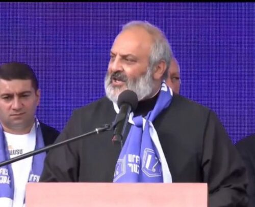 Շարժվելու ենք կառավարական ամառանոց՝ ակնկալելով հանդիպել քեզ. Բագրատ սրբազանը՝ Փաշինյանին