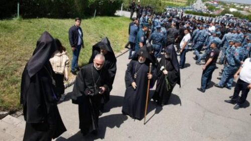 Կաթողիկոսի մուտքը խոչընդոտելու արարքը ոտնձգություն է Եկեղեցու նկատմամբ․ Փաստաբանների պալատ