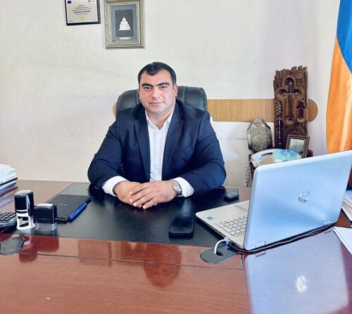 Глава общины Паракар подал в отставку